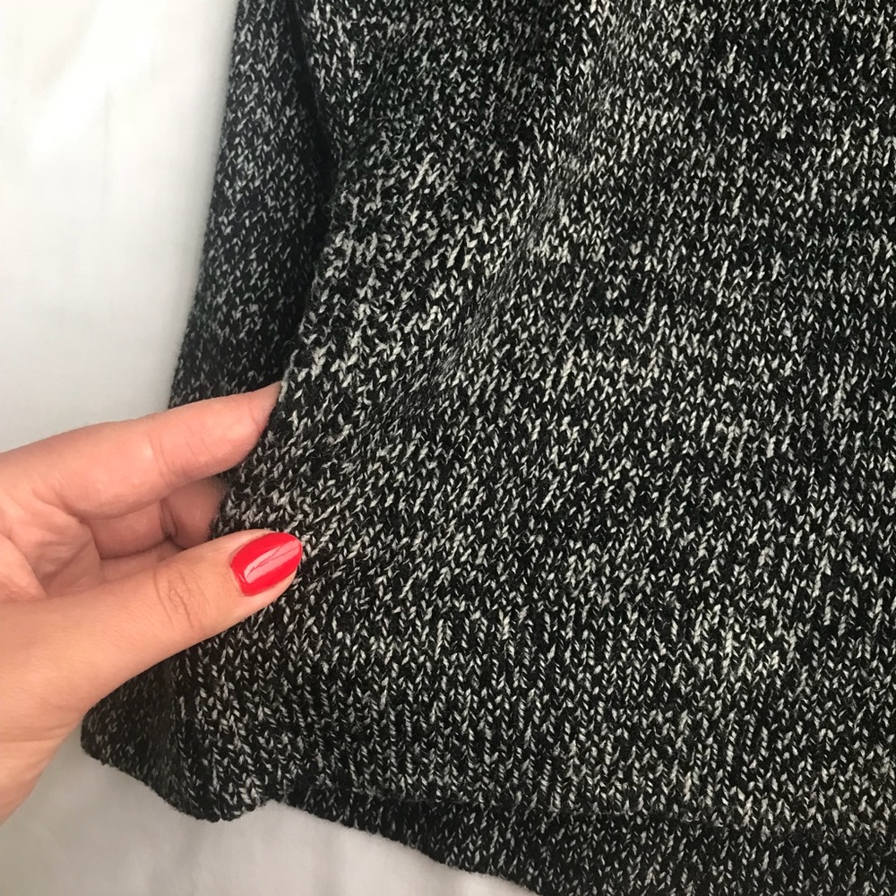 New York & Company Knit Top With Front Pocket - Picture 7 of 8